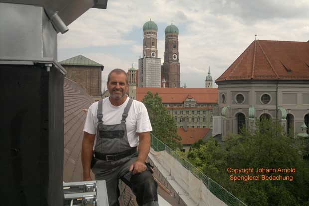 Dachdecker in München. Aktuelles Projekt Steildach und Spenglerarbeiten in der Kapellenstraße 2-4, 80333 München